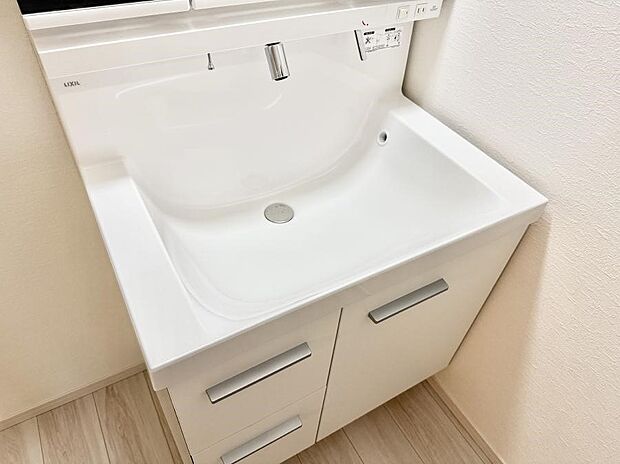 【ハンドシャワー付洗面台】■手洗いや顔を洗う時も快適に使える便利なシャワー