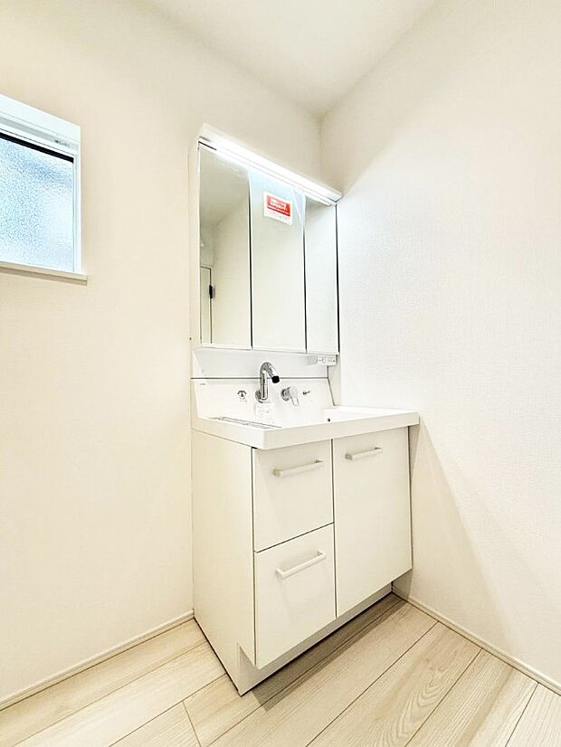 【洗面台・洗面所】■朝の準備がスムーズにできる広さです