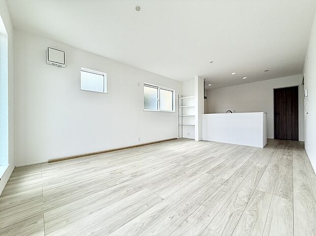 【リビングダイニング】■日常をちょっと特別にする、憩いの空間