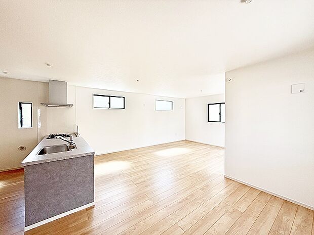 【リビング】■家族の時間を彩る、快適で癒される空間