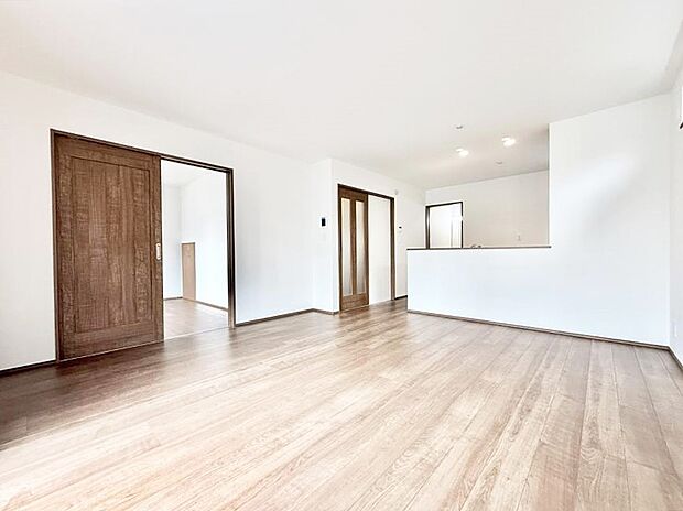 【リビングダイニング】■シンプルだけど贅沢、大切な人と過ごす心がほどける空間