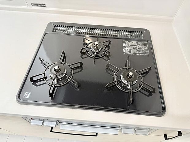 【3口ガスコンロ】■一度に多くの料理ができ便利で効率的