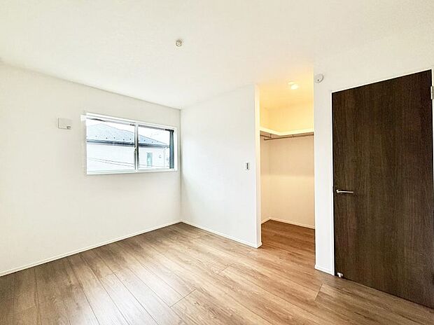 【リビング以外の居室】3号棟  ■清潔感あふれるお部屋で毎日を快適に過ごせます