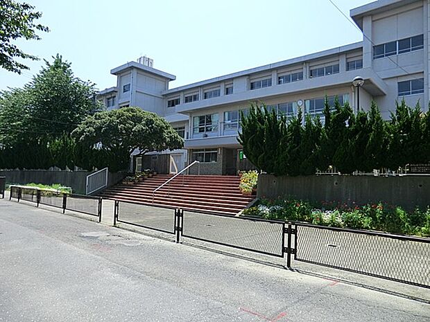 横須賀市立神明中学校(約1,100m・徒歩14分)