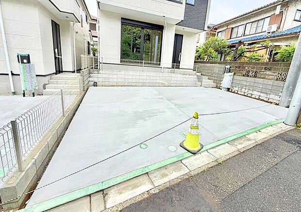 【駐車場】2号棟 ■快適な駐車スペースで安心