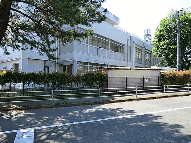 横須賀市立久里浜小学校(約1,800m・徒歩23分)