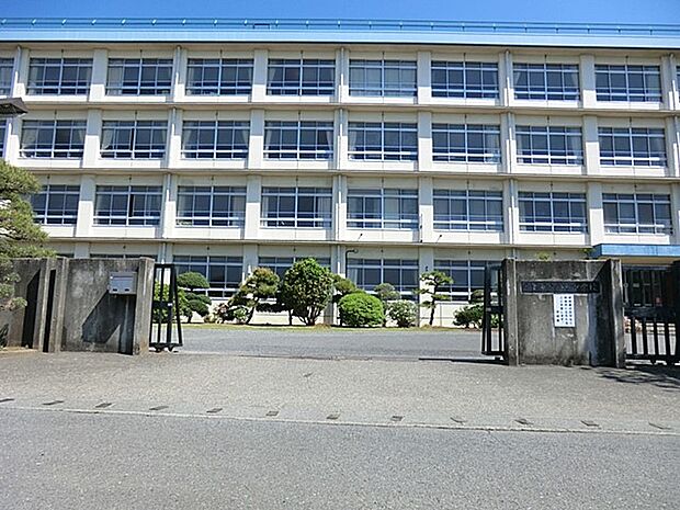 平塚市立神田中学校（約1,000m・徒歩13分）