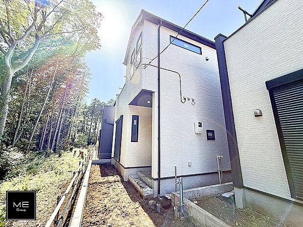 【現地外観写真】2号棟 ■暮らしを豊かにする充実した仕様設備で快適に