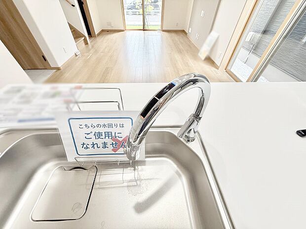 【浄水器】■清潔でおいしい水を手軽に供給してくれます