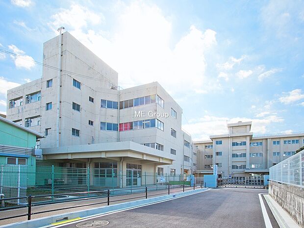 厚木市立三田小学校（約550m・徒歩7分）
