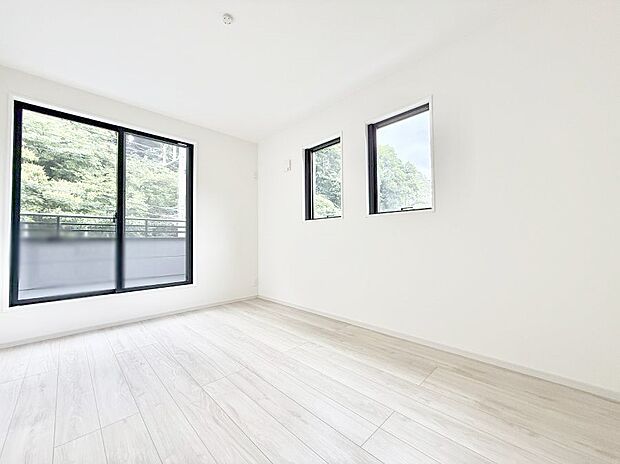 【リビング以外の居室】1号棟 ■落ち着いた雰囲気のお部屋で心が安らぐ空間