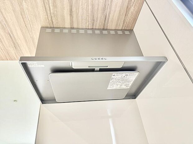 【レンジフード】■調理時の蒸気や匂いが換気扇に誘導され、効率的に排煙ができます。