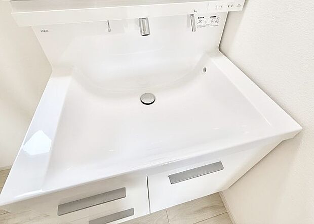 【ハンドシャワー付洗面台】■手洗いや顔を洗う時も快適に使える便利なシャワー