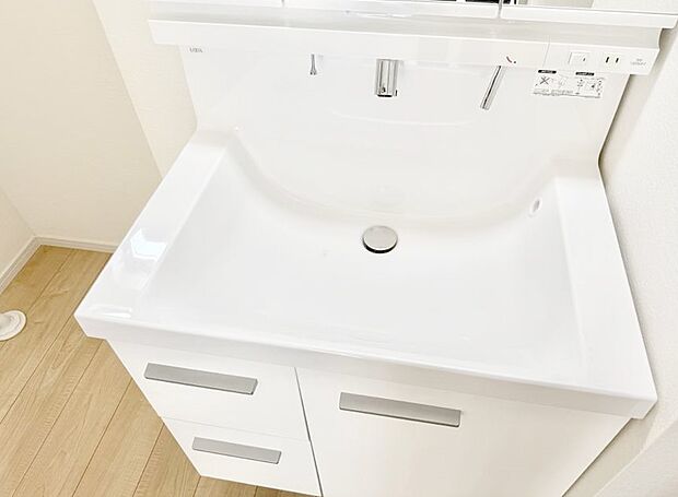 【ハンドシャワー付洗面台】■手洗いや顔を洗う時も快適に使える便利なシャワー