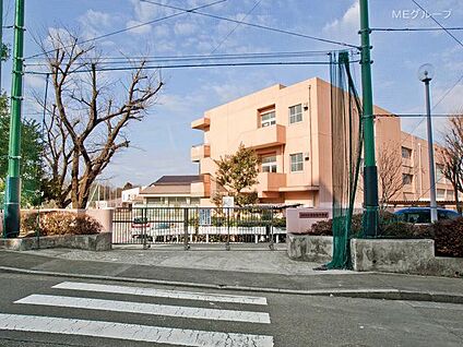 横浜市立荏田南中学校 450m(6分)