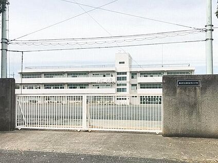 横浜市立港南台第三小学校 350m(5分)