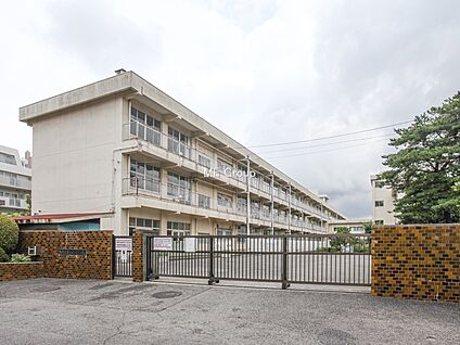 相模原市立鶴の台小学校 400m(5分)