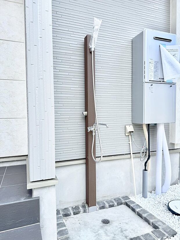【その他現地】1号棟  ■屋外シャワーあり！