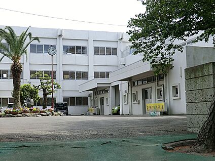 大磯町立大磯中学校 1200m(15分)