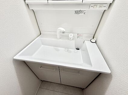 ハンドシャワー付洗面台