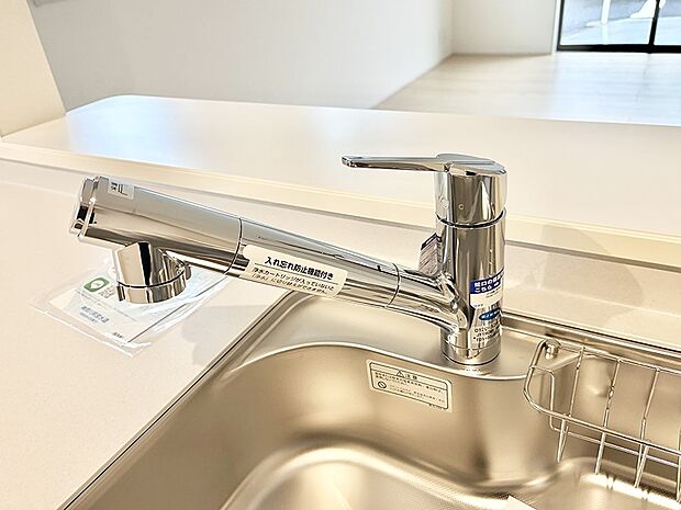 【浄水器】■清潔でおいしい水を手軽に供給してくれます
