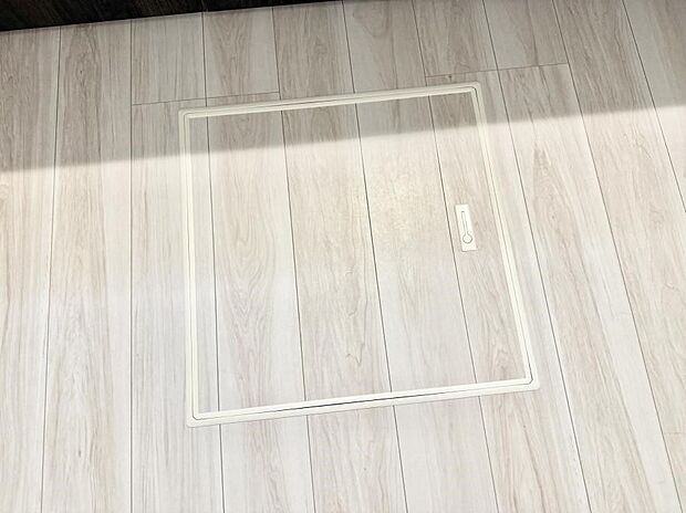【床下収納】■隠れた収納スペースで家全体がスッキリ