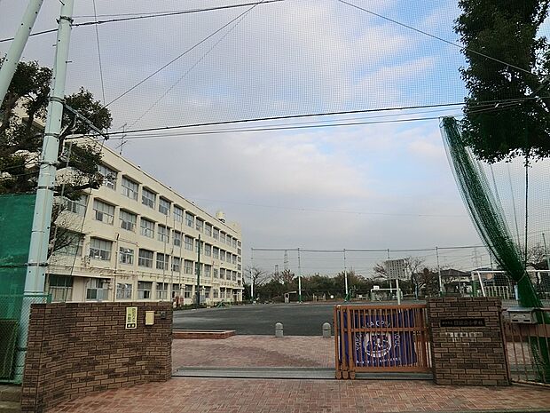 横浜市立日限山小学校(約580m・徒歩8分)