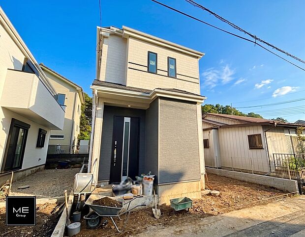 【現地外観写真】B号棟 ■家族みんなが笑顔で過ごせる、安心感のある住まい