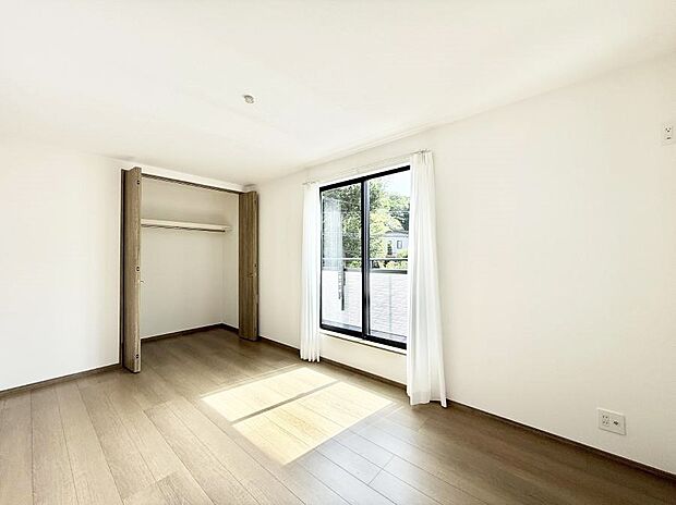 【寝室】A号棟 ■家具をうまく配置すれば広々とした空間を使い動きやすく、リラックスした時間が過ごせます