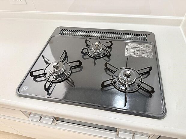 【3口ガスコンロ】■一度に多くの料理ができ便利で効率的
