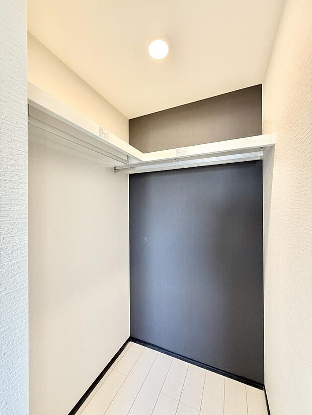 【収納】1号棟 ■WIC付きで衣類も荷物もまとめて収納