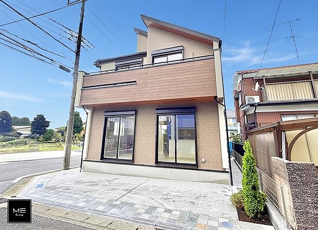 【現地外観写真】1号棟 ■暮らしを彩る充実した設備仕様が備わった住まい