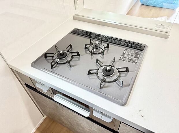 【3口ガスコンロ】■一度に多くの料理ができ便利で効率的