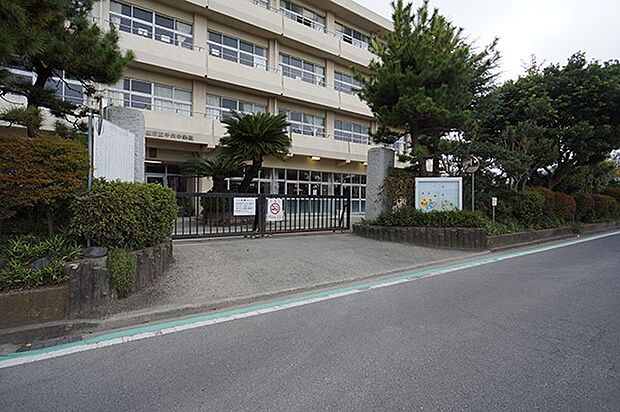 小田原市立千代中学校（約1,500m・徒歩19分）