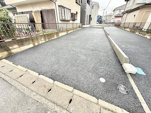 【駐車場】2号棟  ■自宅にカースペースがあると助かります