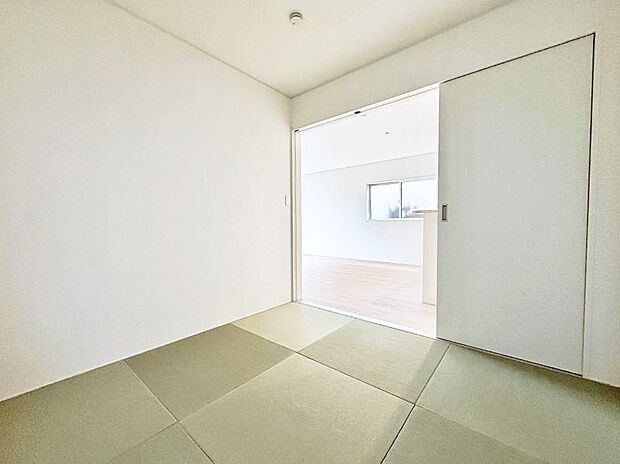【リビング以外の居室】2号棟  ■機能的で使いやすいお部屋で毎日を快適に