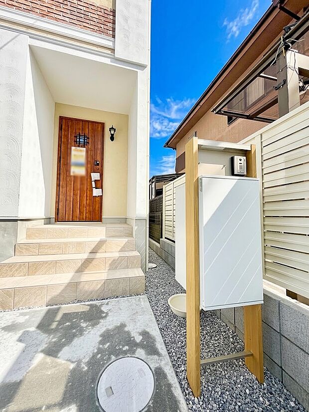 【玄関】7号棟 ■ シンプルで美しく、住まいの第一印象を彩る玄関です