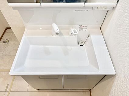 ハンドシャワー付洗面台