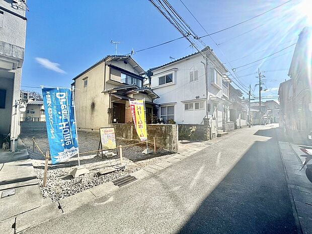 【現地・前道写真】【現地へ何度でもご案内!】
昼・夜・平日・土日など色んな条件で現地を見に行きましょう!
現地(2024年12月)撮影