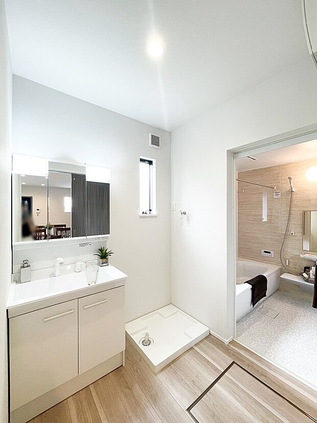 弊社の看板と旗が目印!!無料送迎も行っておりますので、お気軽にお申し付けください♪