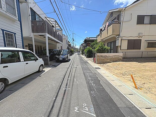 【現地写真:R8.8】周辺は閑静な住宅街のため、落ち着いた環境でゆったりとした暮らしを実現できます。