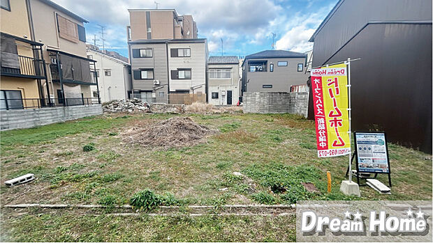 ■南向きの住まいは日中を通して安定した日当たりが確保でき、明るく心地よい室内空間が魅力です。自然光がたっぷり入ることで開放的に感じられ、冬場も暖かく過ごしやすくなります。現地(2025年12月)撮影