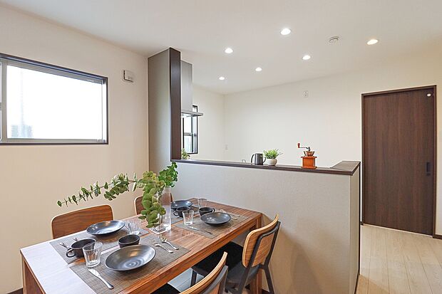 ■生活イメージのしやすいモデルハウスへご案内いたします。間取りや仕様など実際にご体感ください。(ドリームタウンシリーズ施工例)