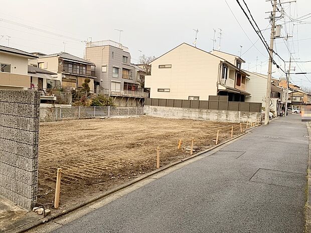 【【現地写真】】■土地・間口ともにゆとりがあるため間取りの自由度が高く、吹抜や広いLDK・お庭など多彩なプランが検討可能です。ライフスタイルに合わせたこだわりの住まいを設計できます。現地（2026年1月）撮影