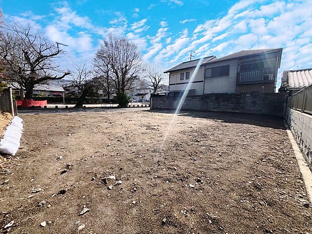 【【現地写真】】■周辺は落ち着いた街並みで、騒音が少なく穏やかな暮らしが叶います。日中も夜間も静かに暮らせるため、子育て世帯や在宅ワークにもおすすめ。住み心地の良い住環境です。現地（2026年2月）撮影