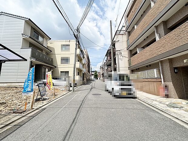 【【前道写真】】■自由設計対応で理想の住まいを実現! 間取りやデザインをお好みにカスタマイズ可能。暮らしやすい環境が整った立地で快適な生活を。現地(2026年7月)撮影