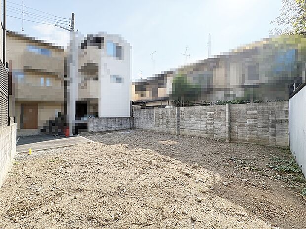 【【現地写真】】■自由設計対応で理想の住まいを実現! 間取りやデザインをお好みにカスタマイズ可能。暮らしやすい環境が整った立地で快適な生活を。現地(2026年8月)撮影