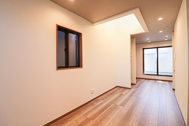 上部に吹抜があり、開放感溢れるリビング!
室内(2025年9月)撮影