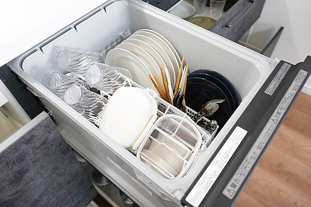 【【食器洗浄乾燥機】】◆後片付けをサポート! 食事後の家族のくつろぎタイムもゆっくりともてます♪
◆朝食準備や送り迎え…と忙しいママも大助かり! 環境にも手肌にも優しい設備です!