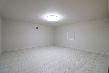 【施工例:固定階段式ロフト】